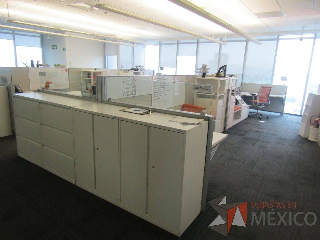 Lote 008 - Estación de trabajo para 5 personas, 3 credenzas de 1 cajón,1 espacio para documentos - Imagen 2