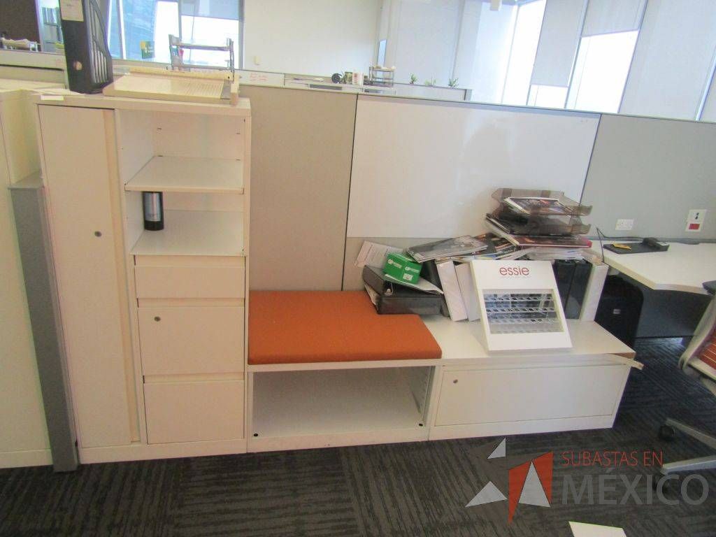 Lote 008 - Estación de trabajo para 5 personas, 3 credenzas de 1 cajón,1 espacio para documentos - Imagen 10