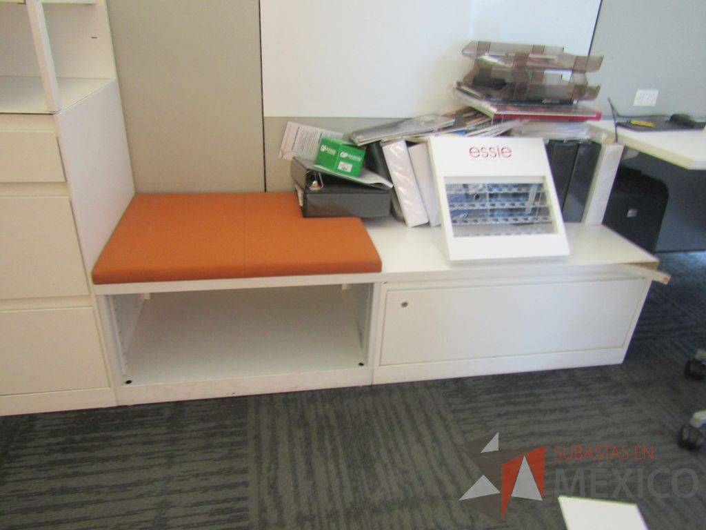 Lote 008 - Estación de trabajo para 5 personas, 3 credenzas de 1 cajón,1 espacio para documentos - Imagen 11