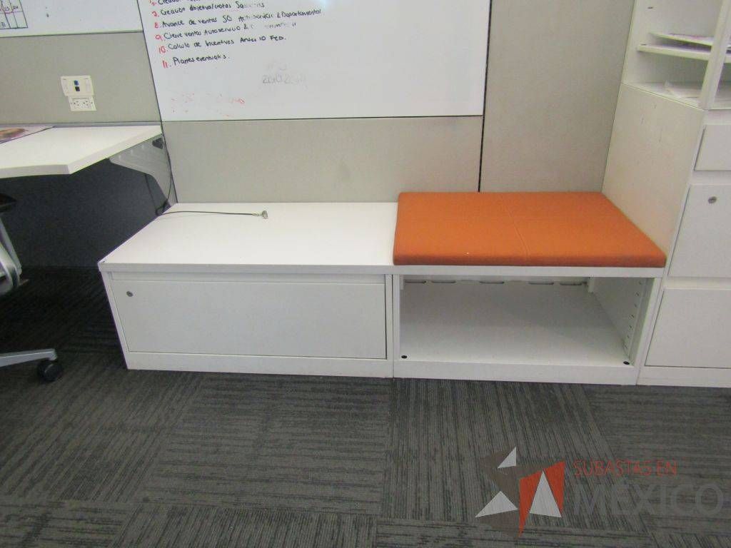 Lote 008 - Estación de trabajo para 5 personas, 3 credenzas de 1 cajón,1 espacio para documentos - Imagen 13