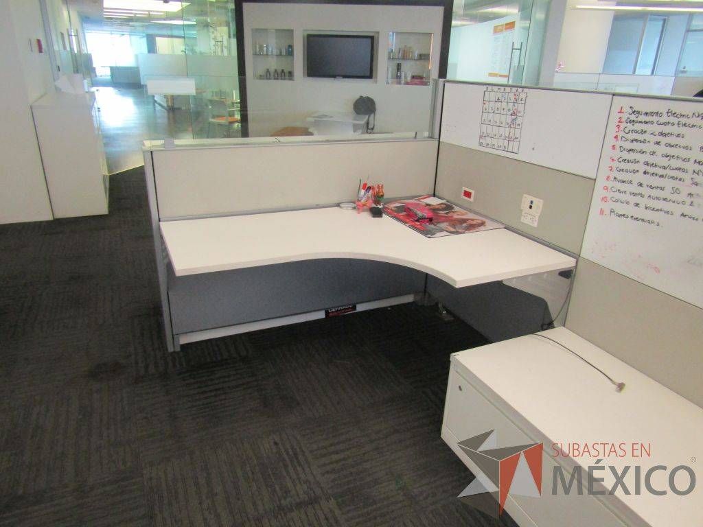Lote 008 - Estación de trabajo para 5 personas, 3 credenzas de 1 cajón,1 espacio para documentos - Imagen 14