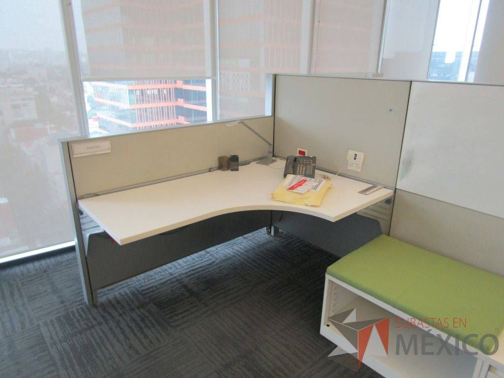 Lote 008 - Estación de trabajo para 5 personas, 3 credenzas de 1 cajón,1 espacio para documentos - Imagen 19