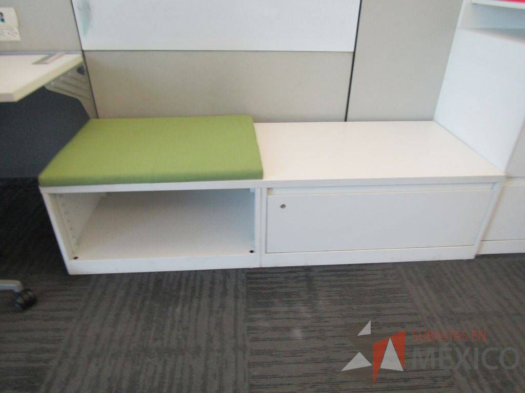 Lote 008 - Estación de trabajo para 5 personas, 3 credenzas de 1 cajón,1 espacio para documentos - Imagen 21
