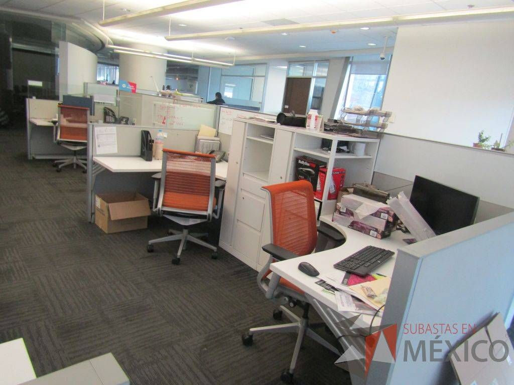 Lote 009 - Estación de trabajo para 6 personas, 2 credenza de 1 cajón,1 espacio para documentos