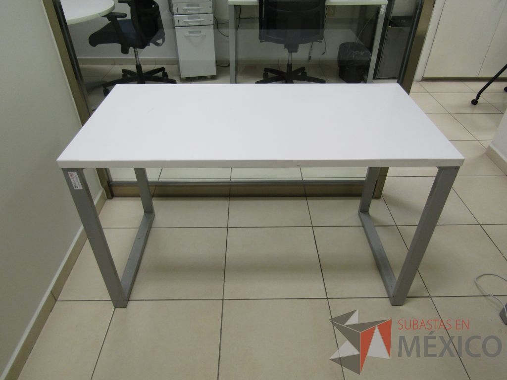 Lote 004 - Escritorio para 1 persona con cubierta color blanco y archivero vertical de 2 cajones color blanco - Imagen 15