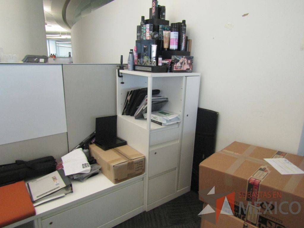 Lote 099 - Estación de trabajo para 3 personas, 1 credenza de 1 cajón,1 espacio para documentos - Imagen 9