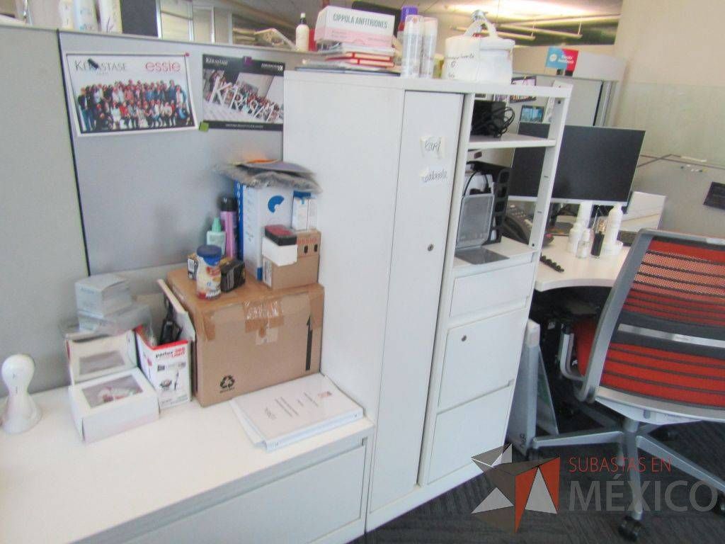Lote 115 - Estación de trabajo para 3 personas, 1 credenza de 1 cajón,1 espacio para documentos - Imagen 4