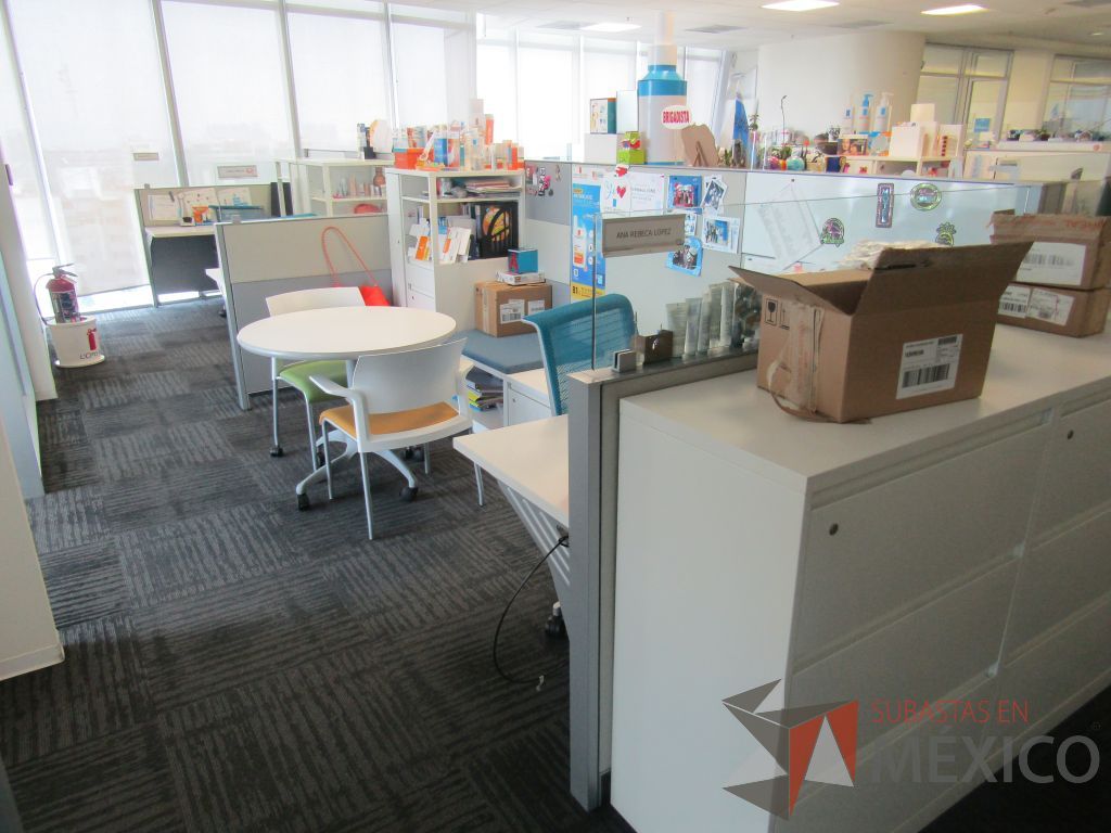 Lote 043 - Estación de trabajo para 7 personas, 1 credenza de 1 cajón,1 espacio para documentos - Imagen 4