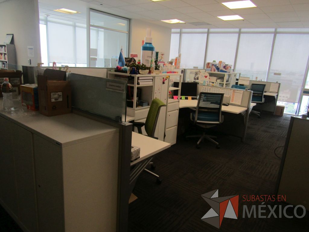 Lote 043 - Estación de trabajo para 7 personas, 1 credenza de 1 cajón,1 espacio para documentos - Imagen 5