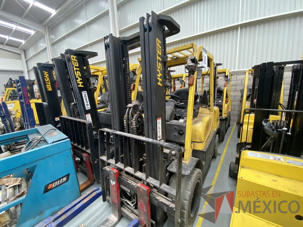 Lote 018 - Montacargas Hyster H3.0XT, Contrabalanceado, Combustión Gas, Año 2016