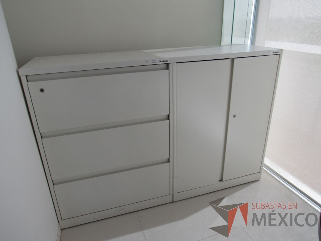 Lote 011 - Archivero Horizontal de 3 cajones, Gabinete de 2 puertas con 1 entrepaño y 1 cubierta color blanco - Imagen 3