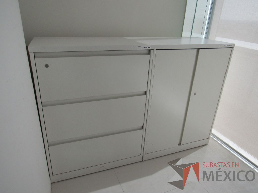 Lote 011 - Archivero Horizontal de 3 cajones, Gabinete de 2 puertas con 1 entrepaño y 1 cubierta color blanco - Imagen 5
