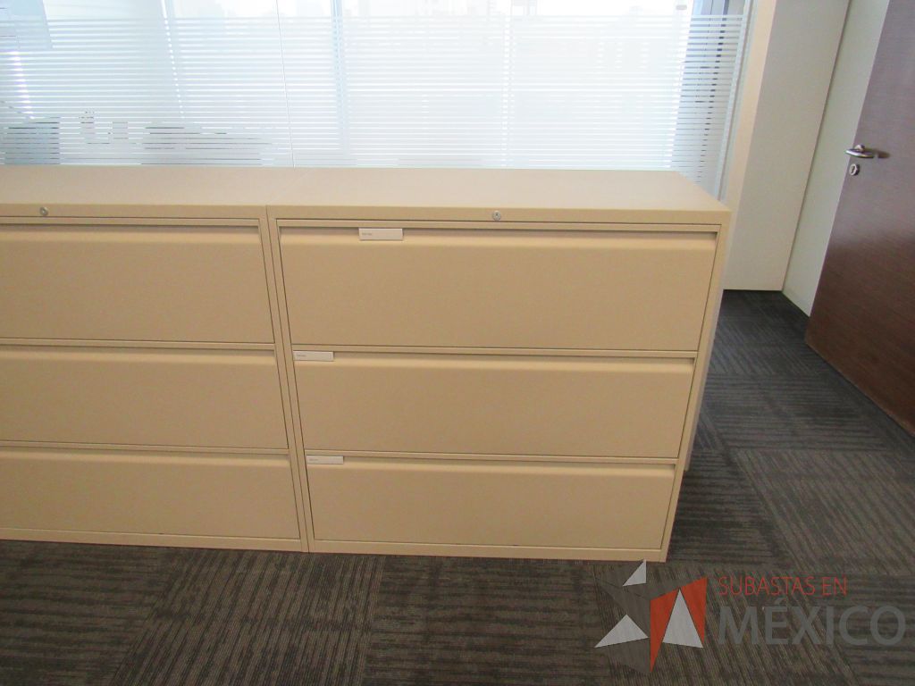 Lote 049 - Archivero metálico horizontal de 3 cajones color gris