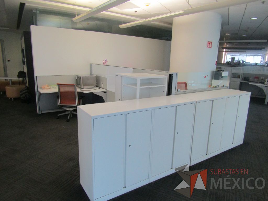 Lote 060 - Estación de trabajo para 2 personas, 1 credenza de 1 cajón,1 espacio para documentos y cojín de tela color naranja - Imagen 2