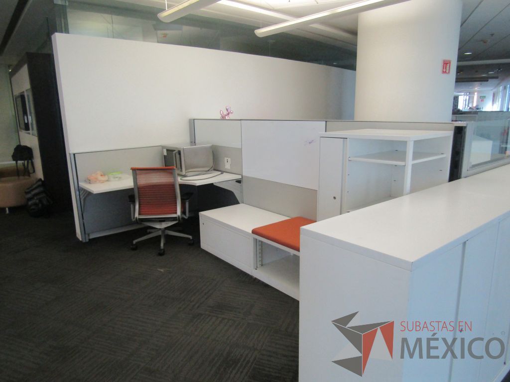 Lote 060 - Estación de trabajo para 2 personas, 1 credenza de 1 cajón,1 espacio para documentos y cojín de tela color naranja