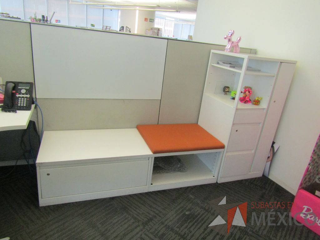 Lote 060 - Estación de trabajo para 2 personas, 1 credenza de 1 cajón,1 espacio para documentos y cojín de tela color naranja - Imagen 5