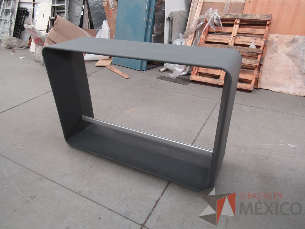 Lote 014 - 8 Piezas de credenzas de varios modelos, archviero de 2 cajones, gabinetes y barra - Imagen 5