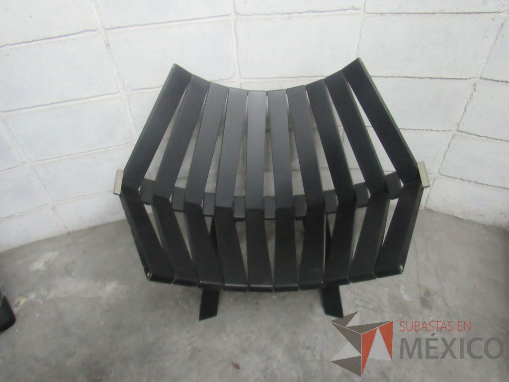 Lote 337 - Silla plegable de madera color negro