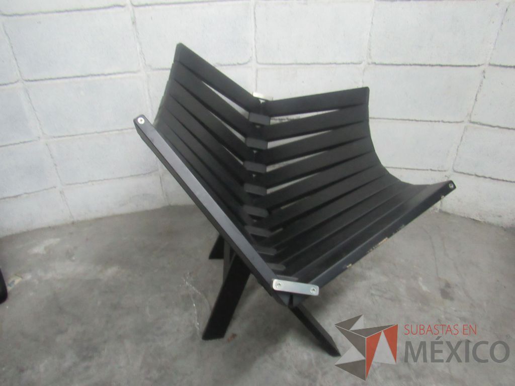 Lote 337 - Silla plegable de madera color negro - Imagen 5