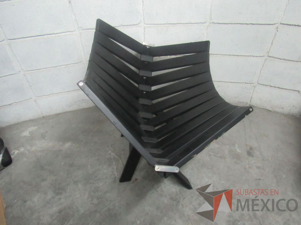 Lote 337 - Silla plegable de madera color negro - Imagen 6