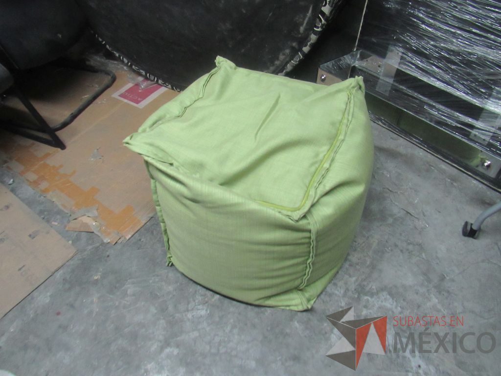 Lote 346 - Puff en tela color verde - Imagen 3