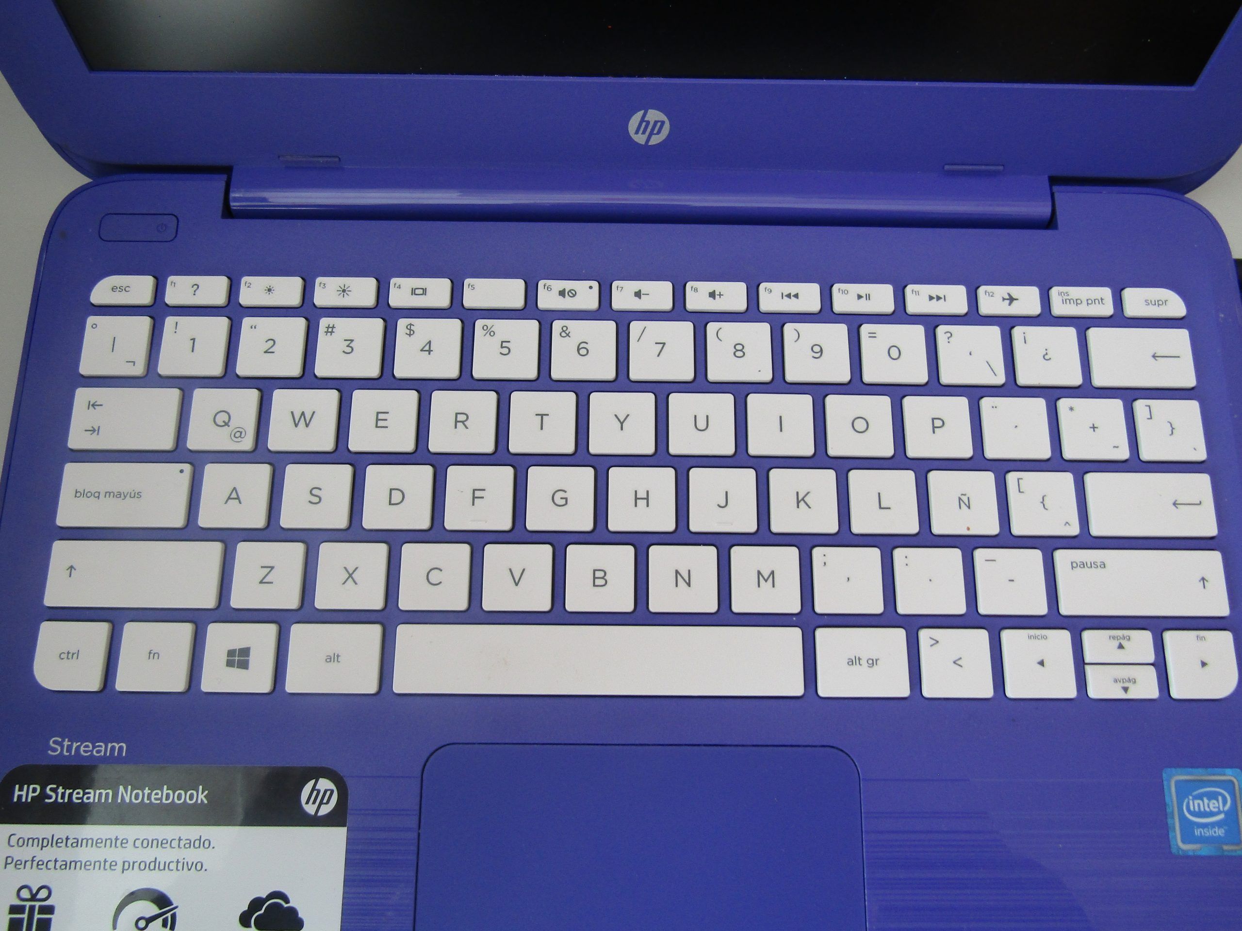 Lote 005 - HP Stream Laptop 11-y0XX, RAM 4.00 GB con funda y cargador - Imagen 4