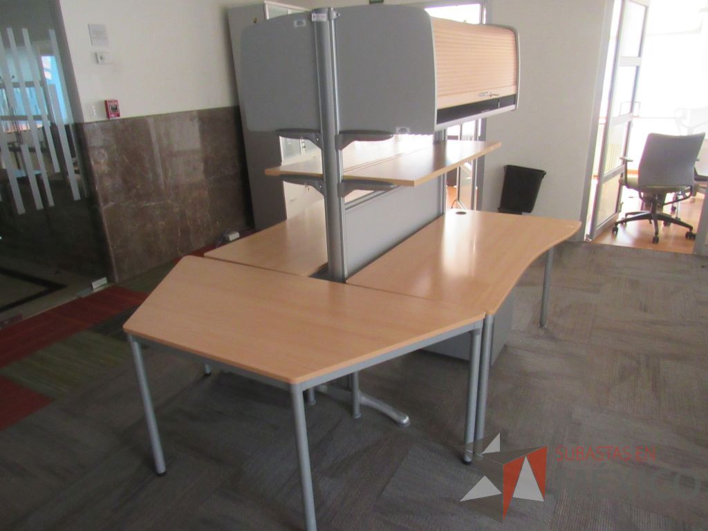 Lote 261 - Estación de trabajo para 2 personas con 2 gavetas - Imagen 2