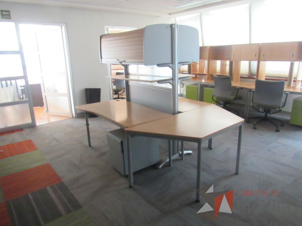 Lote 261 - Estación de trabajo para 2 personas con 2 gavetas - Imagen 4