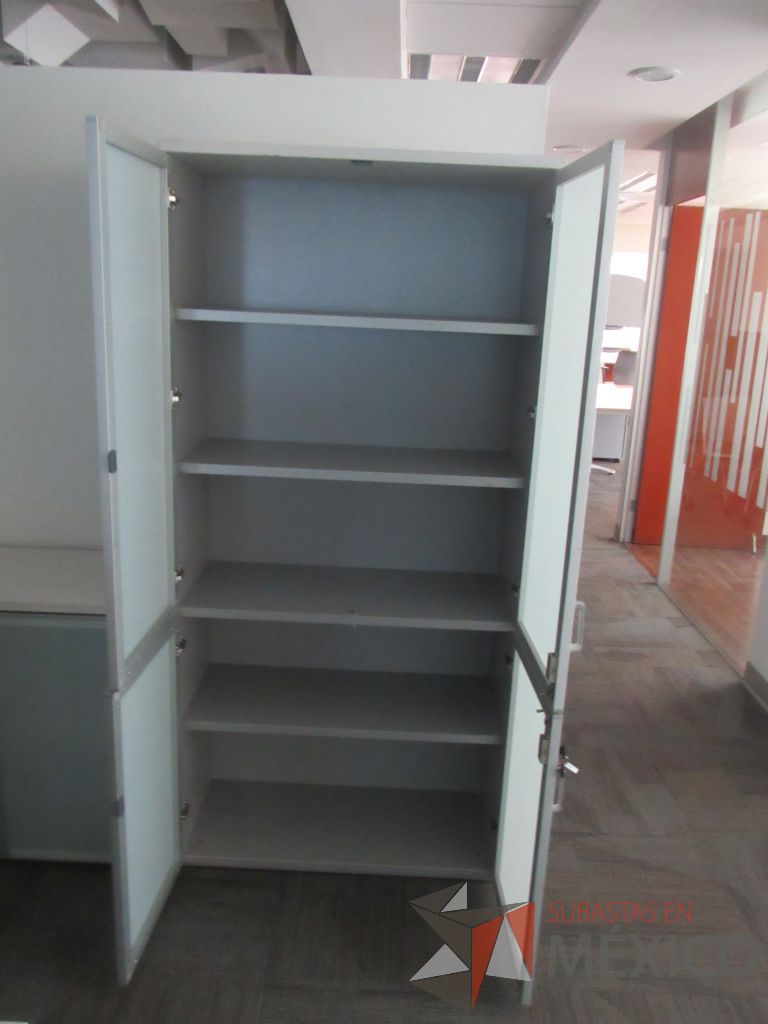 Lote 270 - Gabinete alto con 4 puertas y 5 entrepaño color gris - Imagen 11