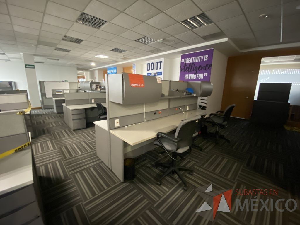 Lote 064 - Estación de trabajo para 8 personas de mampara alta con 8 gavetas - Imagen 5