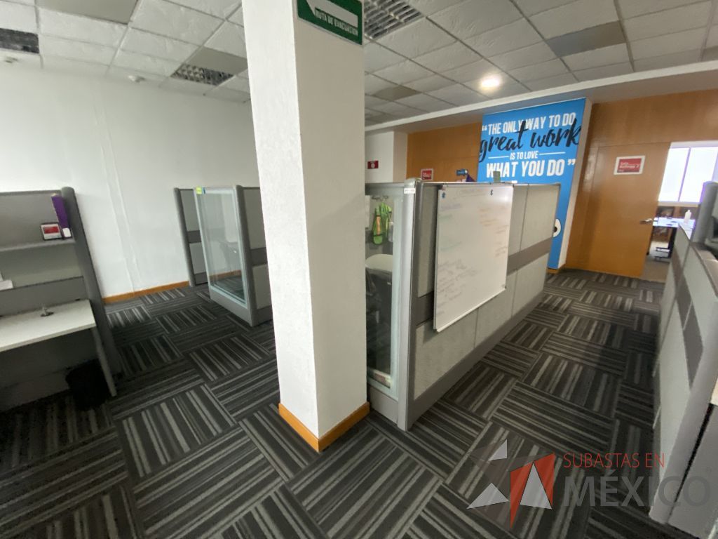 Lote 065 - Estación de trabajo para 2 personas de mampara alta con 2 gavetas