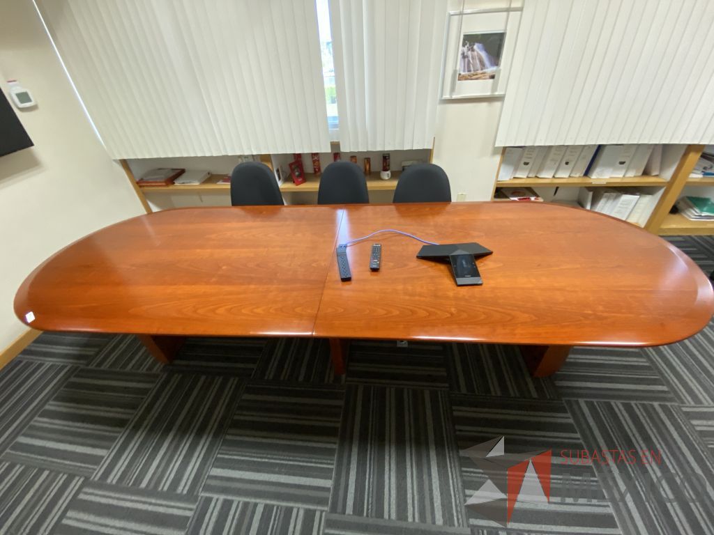 Lote 101 - Mesa de sala de juntas para 8 personas con base y cubierta color cafê - Imagen 5