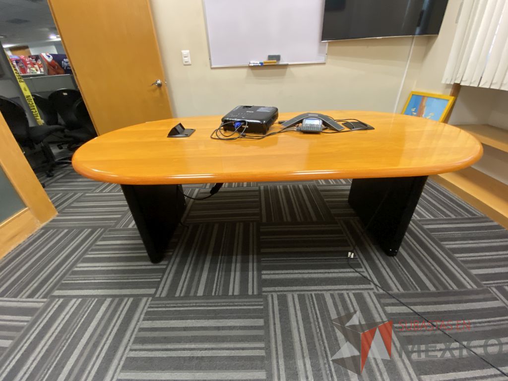 Lote 123 - Mesa de sala de juntas para 4 personas con base color negro - Imagen 2