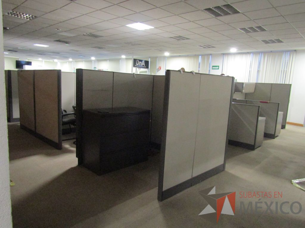 Lote 001 - Estación de trabajo para 9 personas con mampara alta - Imagen 15