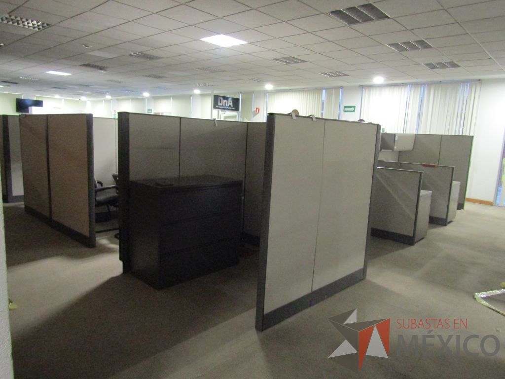 Lote 001 - Estación de trabajo para 9 personas con mampara alta - Imagen 16
