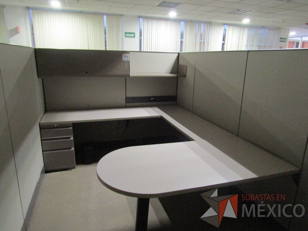 Lote 001 - Estación de trabajo para 9 personas con mampara alta - Imagen 20