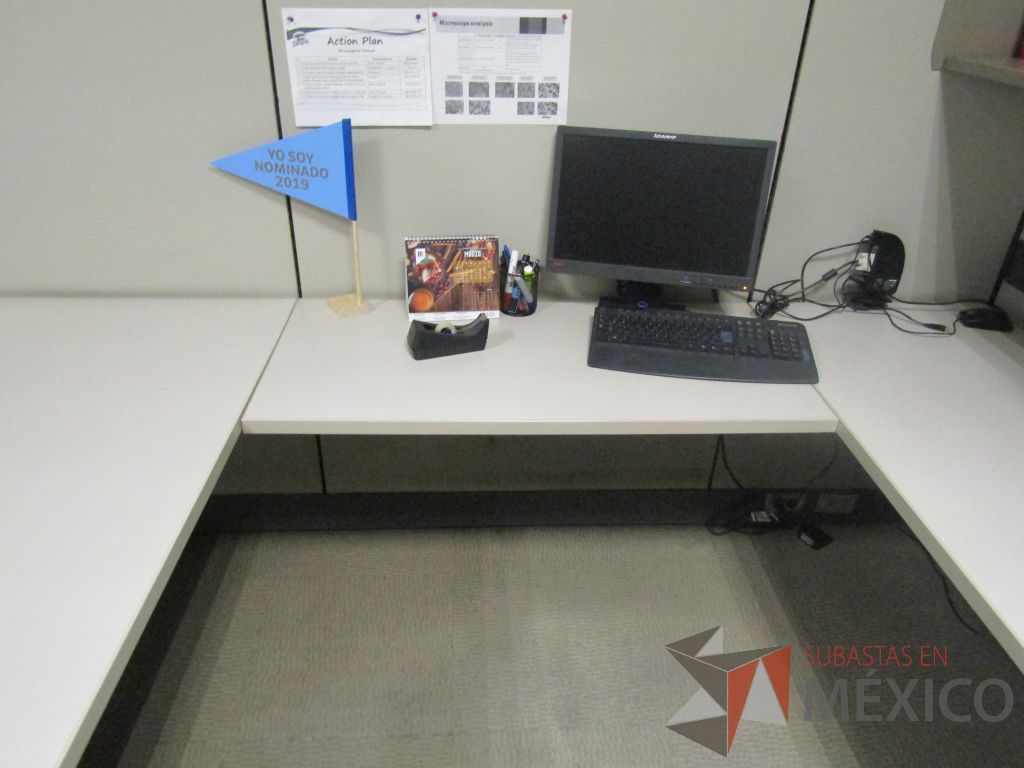 Lote 003 - Estación de trabajo para 8 personas con mampara alta con 8 gavetas - Imagen 10