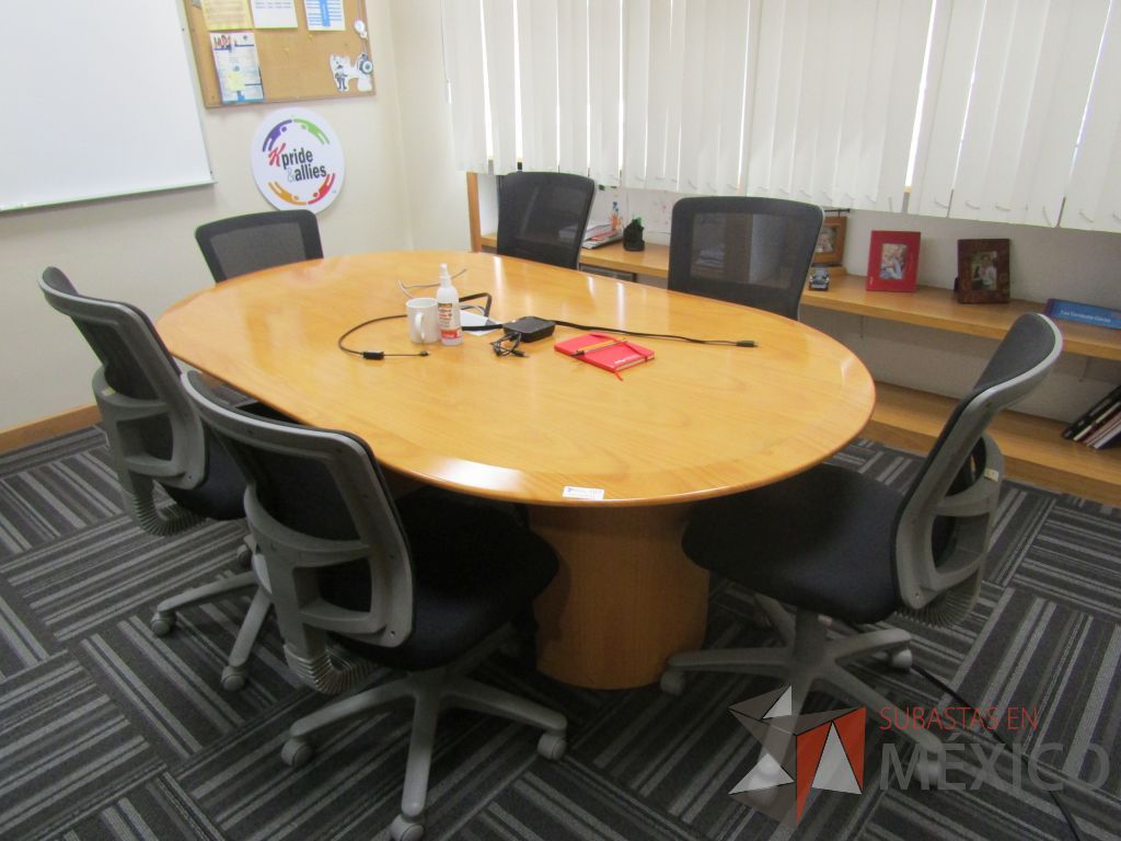 Lote 078 - Mesa de sala de juntas para 6 personas color madera - Imagen 3