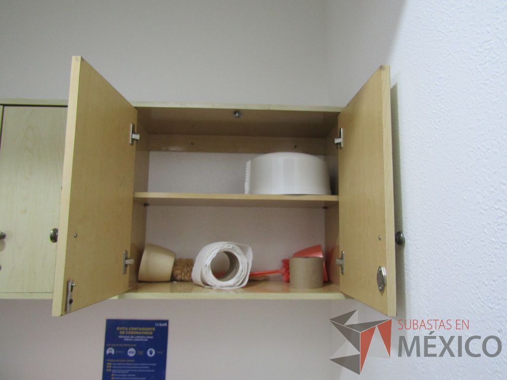 Lote 130 - Mueble con tarja, 4 puertas y 2 cajones. Alacena con 4 puertas - Imagen 14