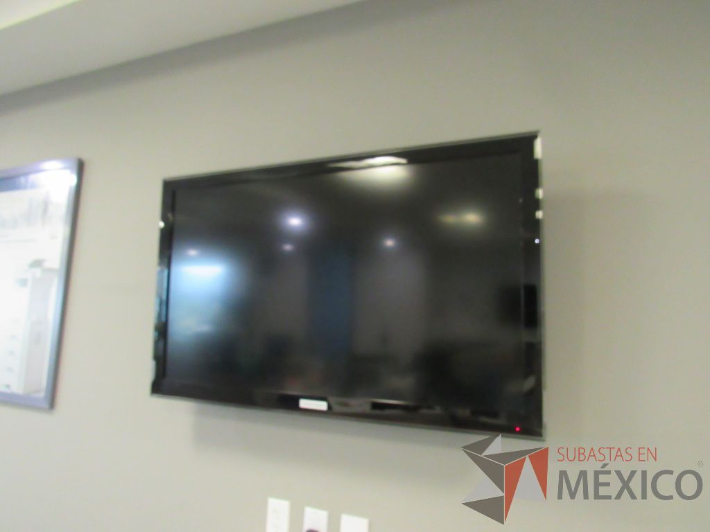 Lote 037 - Pantalla de 46 pulgadas, Marca: Samsung, Modelo: LN46C550J1F