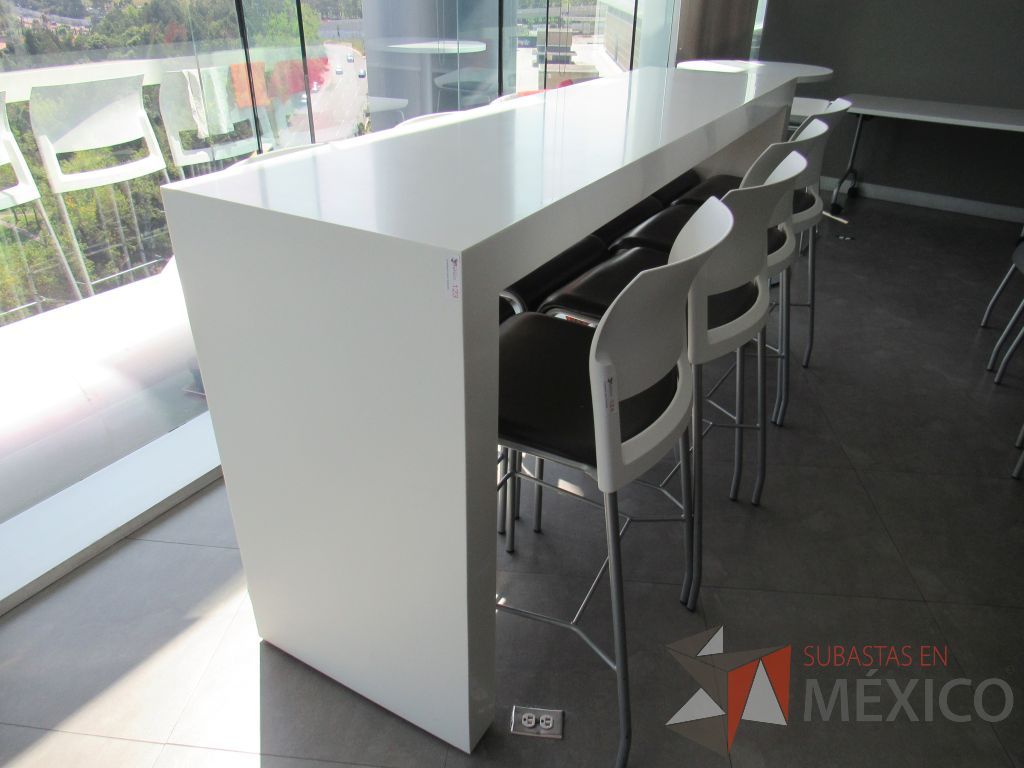 Lote 012 - Mesa alta de comedor color blanco - Imagen 2