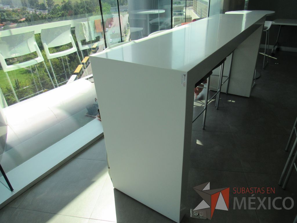 Lote 012 - Mesa alta de comedor color blanco - Imagen 4