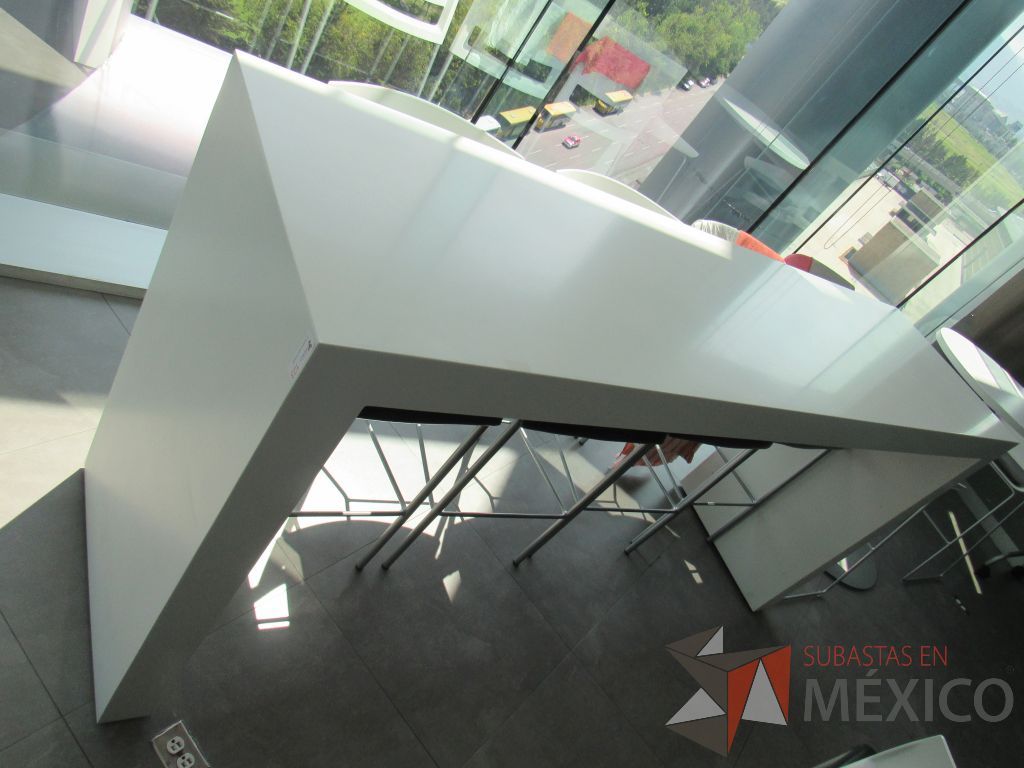 Lote 012 - Mesa alta de comedor color blanco - Imagen 5