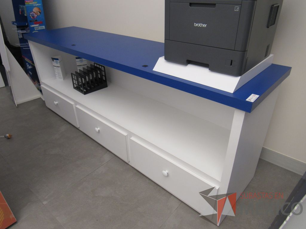 Lote 041 - Credenza con 3 cajones color blanco y cubierta color azul - Imagen 3