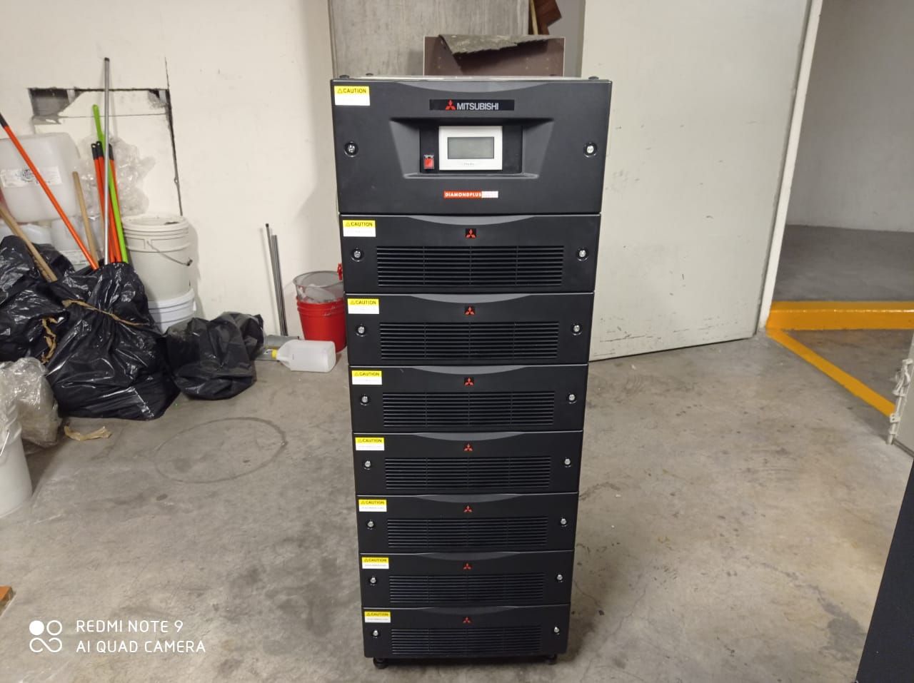 Lote 088 - UPS, Modelo: UP1133A-A403SU-2, Marca: Mitsubishi Electric y Mando de baterias - Imagen 6