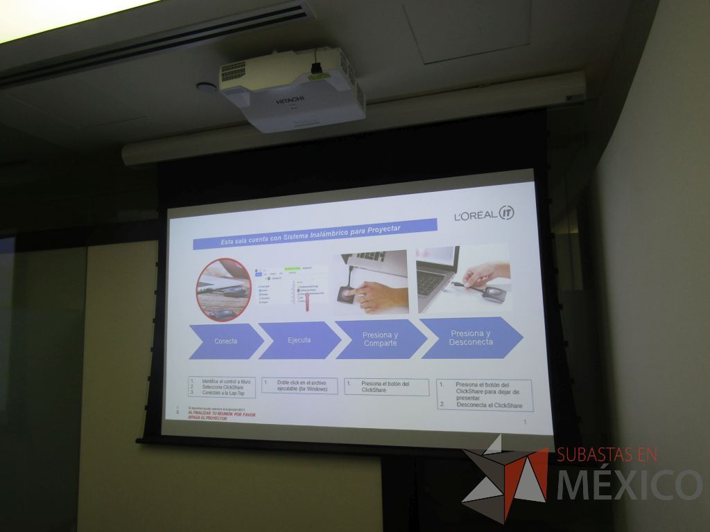 Lote 358 - Pantalla para proyector. - Imagen 2