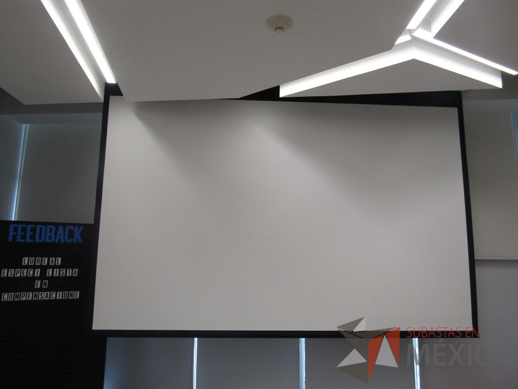 Lote 199 - Pantalla para proyector. - Imagen 2