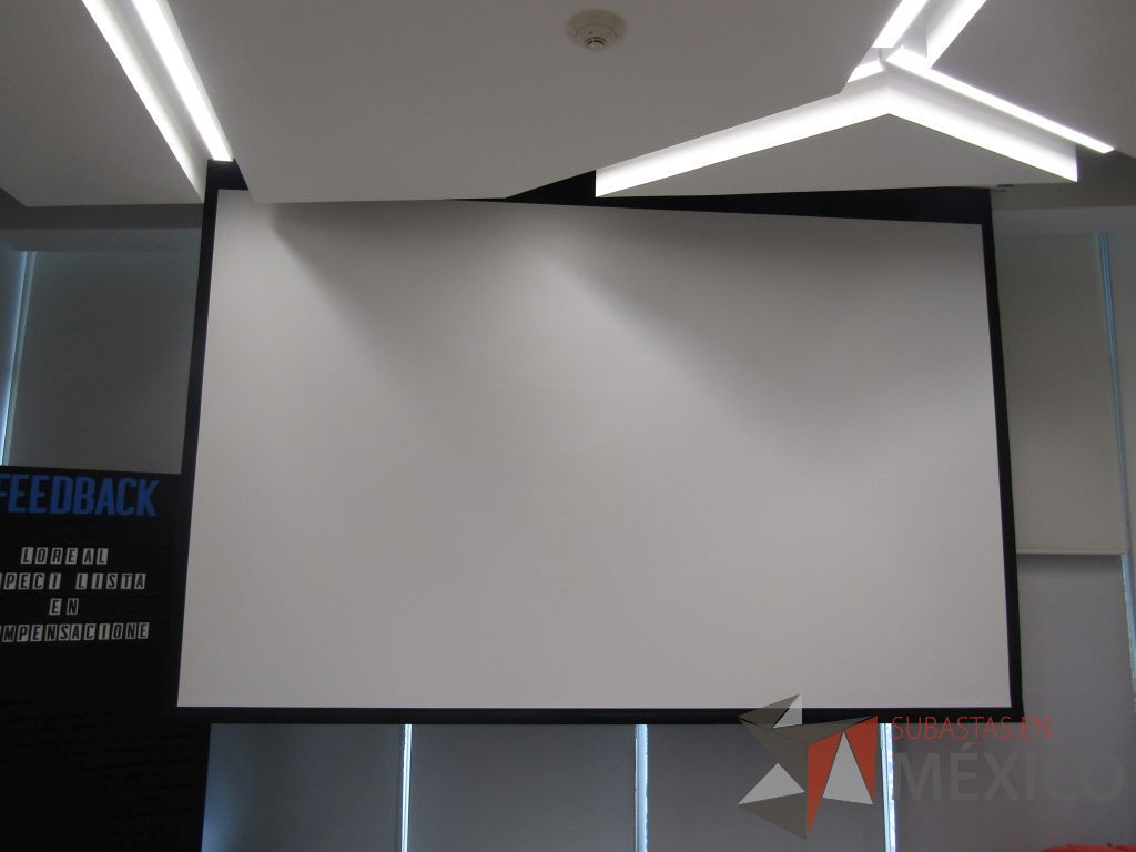 Lote 199 - Pantalla para proyector. - Imagen 3