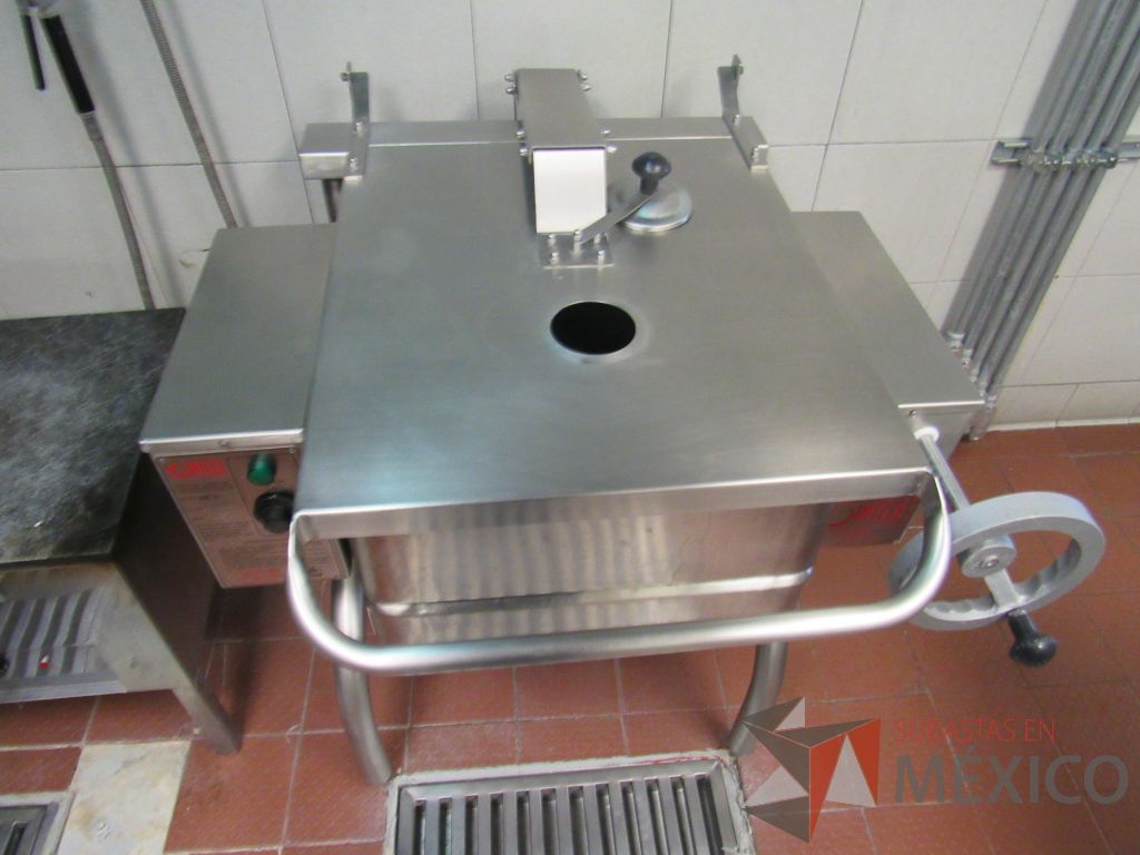 Lote 227 - Marmita a gas de volteo con válvula de salida, para trabajar a gas LP o Natural. Acero inoxidable AISI-304 con acabado sanitario. - Imagen 6