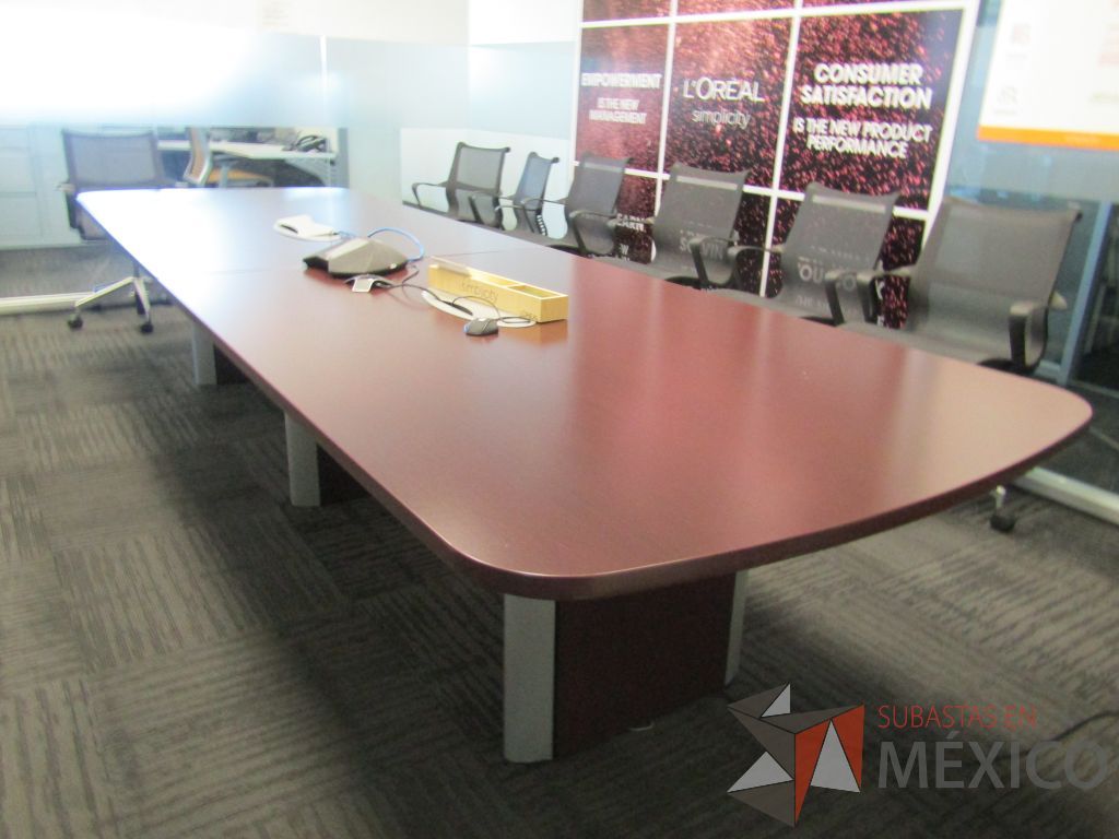 Lote 043 - Mesa de sala de juntas para 10 personas con accesorios para conexión - Imagen 9